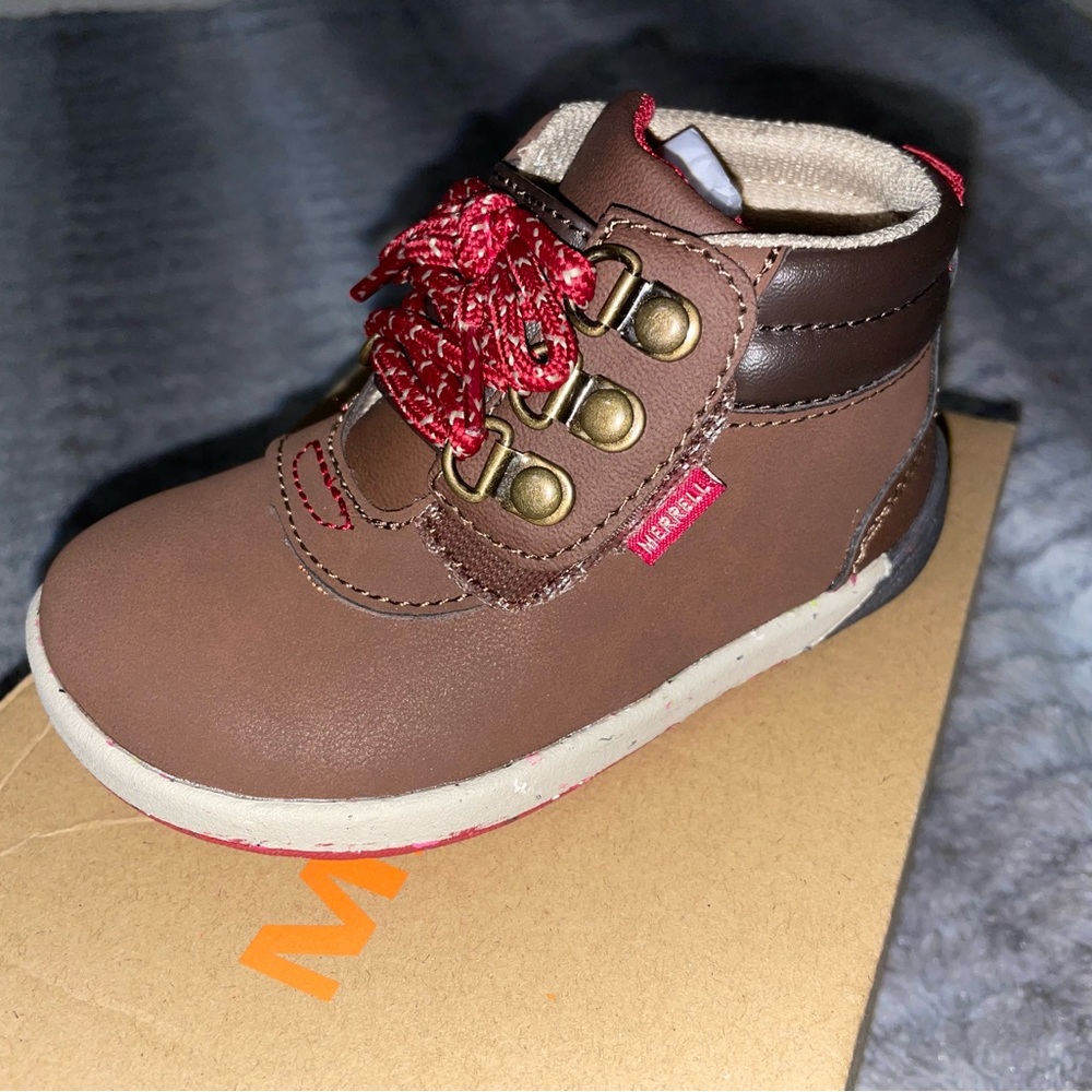 Merrell barestep boots 2, size 6 toddler boy. New in box